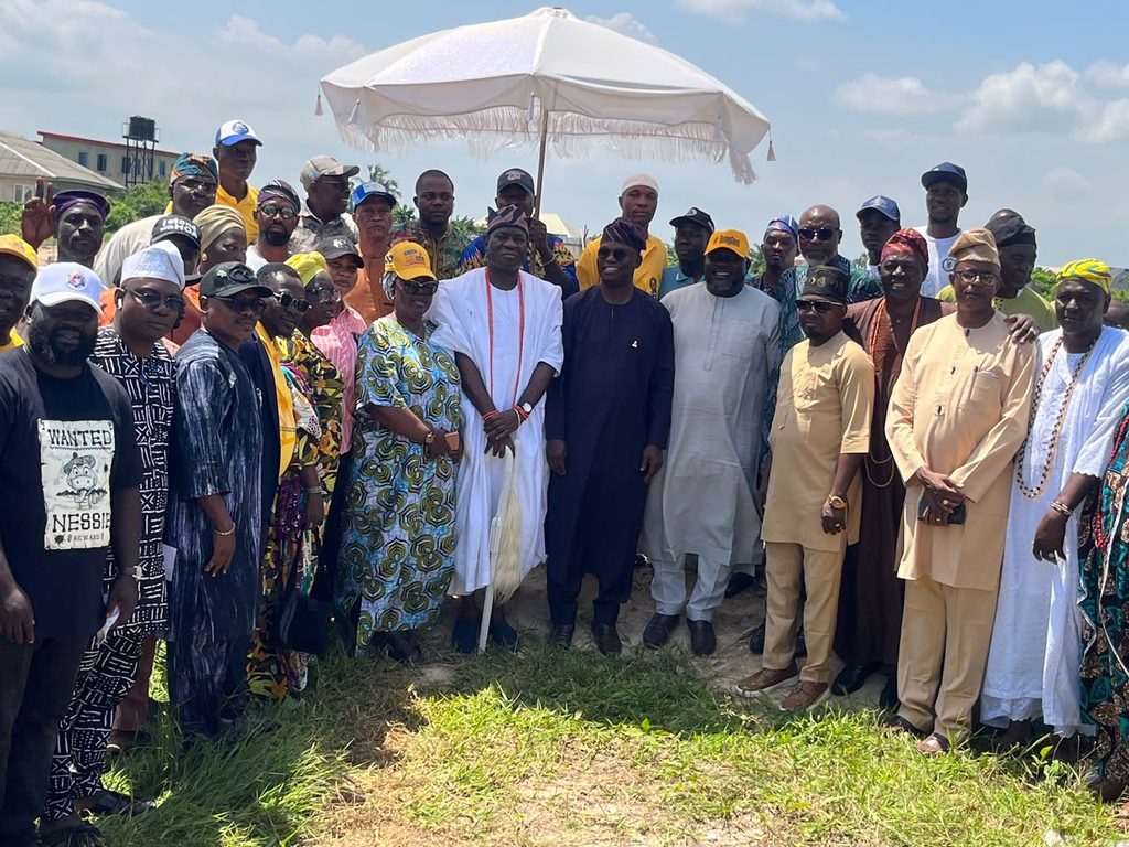 SENATOR ABIRU INSPECTS ALTERNATIVE GIRLS’ SCHOOL IN IGBOGBO, PRAISES SENATOR OLUREMI TINUBU’S INITIATIVE